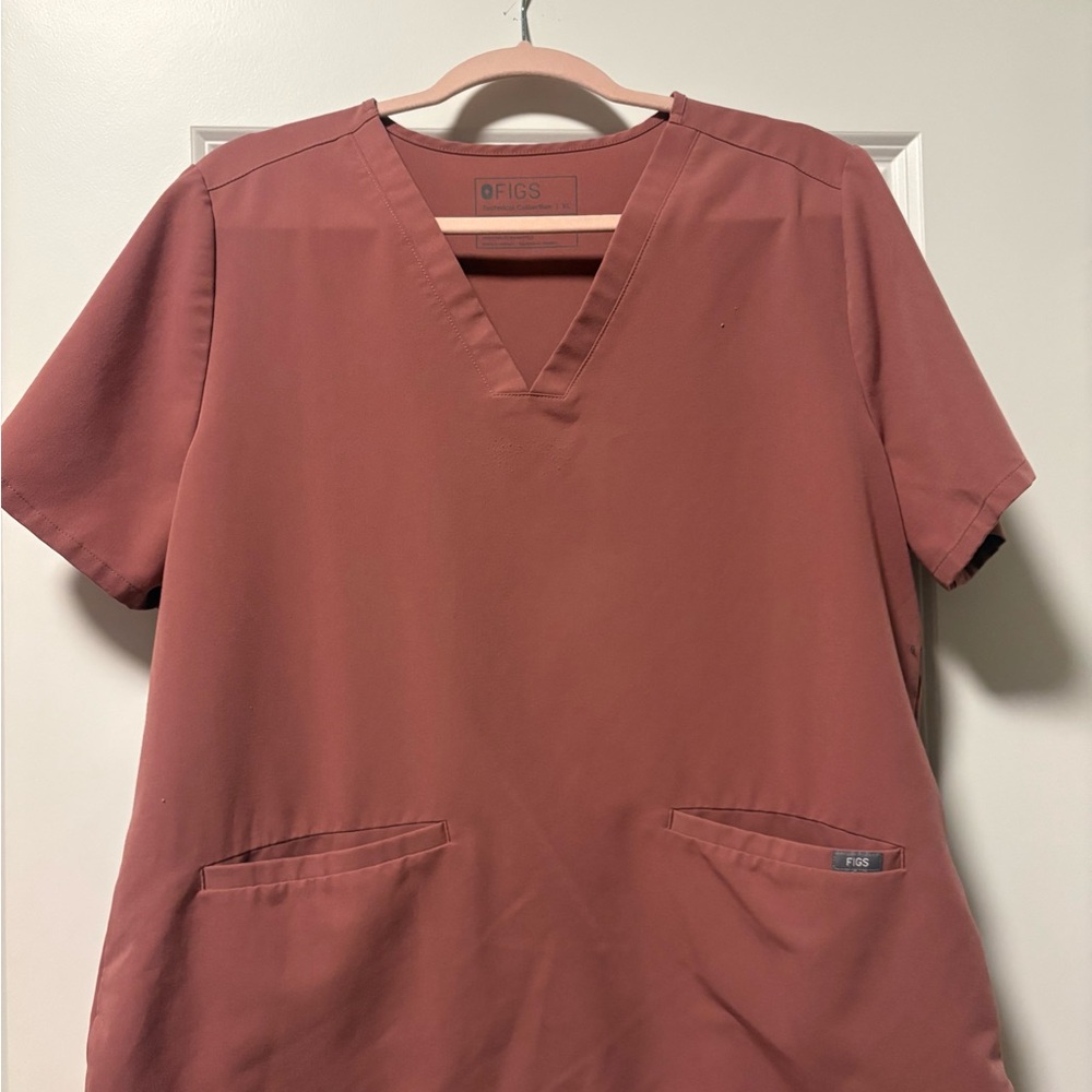 Figs Women's Short Sleeve V-Neck Top - Dusty Rose